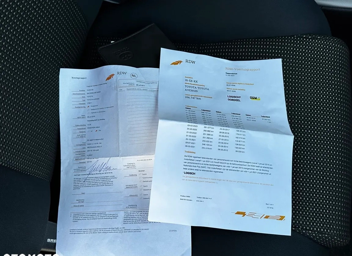 Toyota Avensis cena 18700 przebieg: 260000, rok produkcji 2006 z Radom małe 466